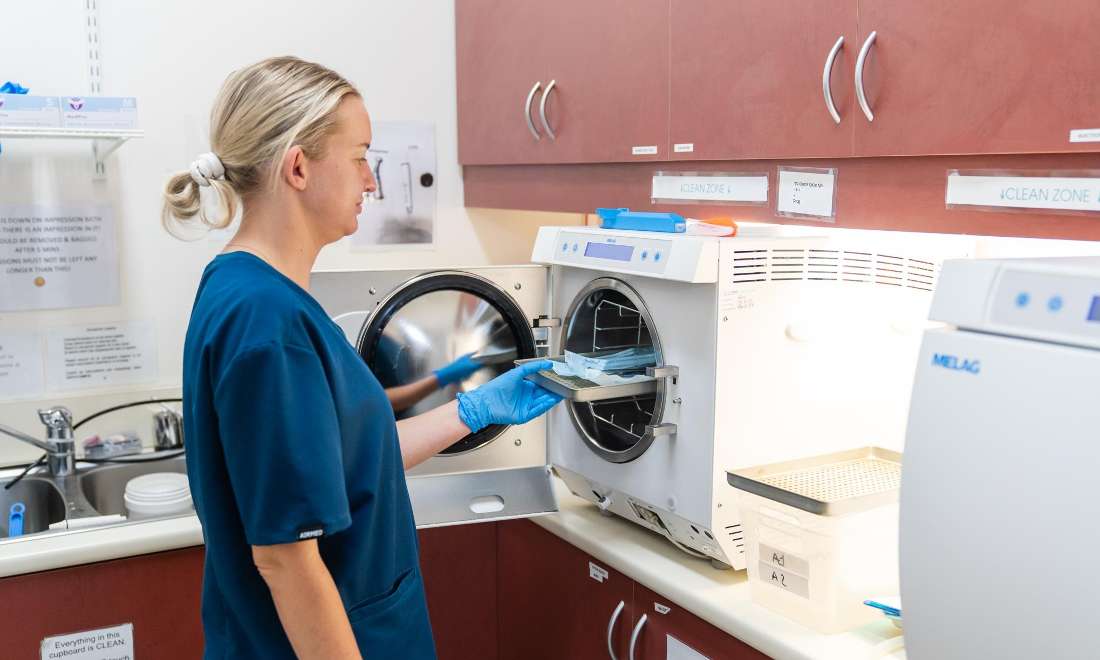 dentist using technology | mcCrae dental clinic